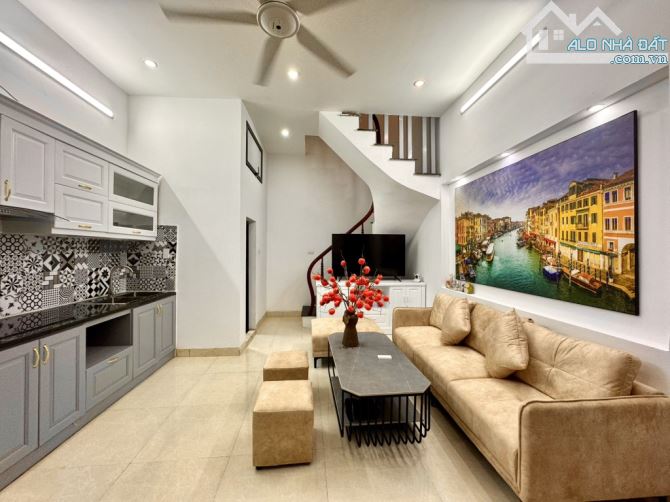 NHÀ ĐẸP NGÕ THỔ QUAN- TTĐỐNG ĐA-DT 30M2-FULL NỘI THẤT-GẦN PHỐ-GIÁ CHỈ 7.15 TỶ