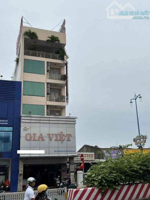CHo thuê nhà mới xây căn góc 2 mặt tiền đường Dương quảng hàm 6x15m 6L