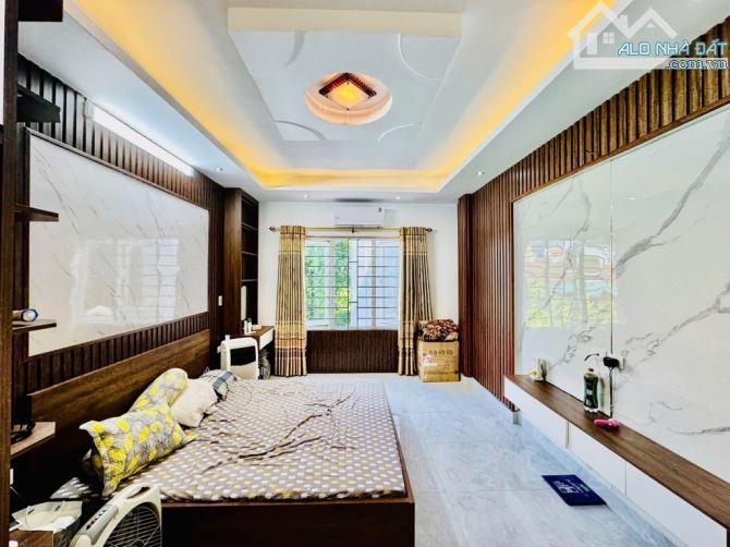 BÁN NHÀ LINH ĐÀM – 30M2 – 5 TẦNG – CHỈ 5.7 TỶ 10m ra ô tô