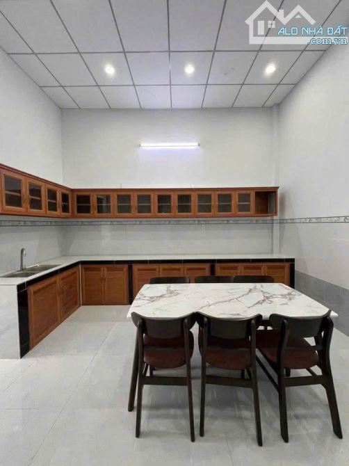 Bán nhà c4 tại dường lê minh nhựt, tân an hội 124m2 giá 865 triệu , sổ hồng riêng
