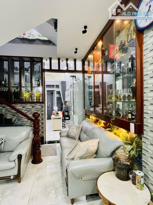 ĐỊNH CƯ Bán Nhà Đẹp 5 Tầng Xe Hơi Thông Cao Thắng, 42m2, 8.2 Tỷ