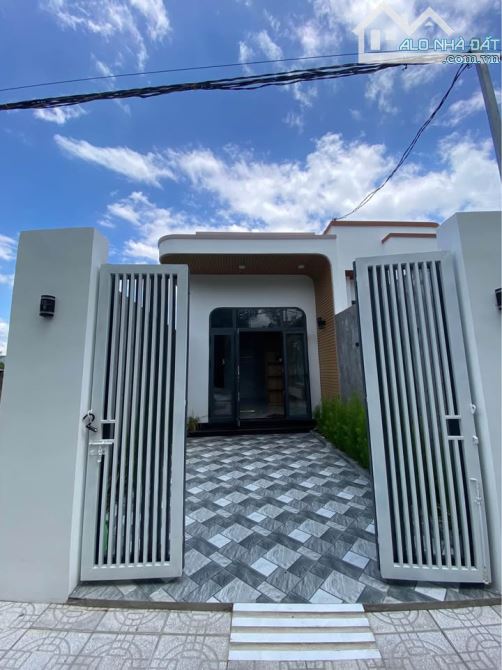Nhà cấp, SHR, 96m2, 2PN, Tân Thạnh Đông, Giá chỉ 860tr.