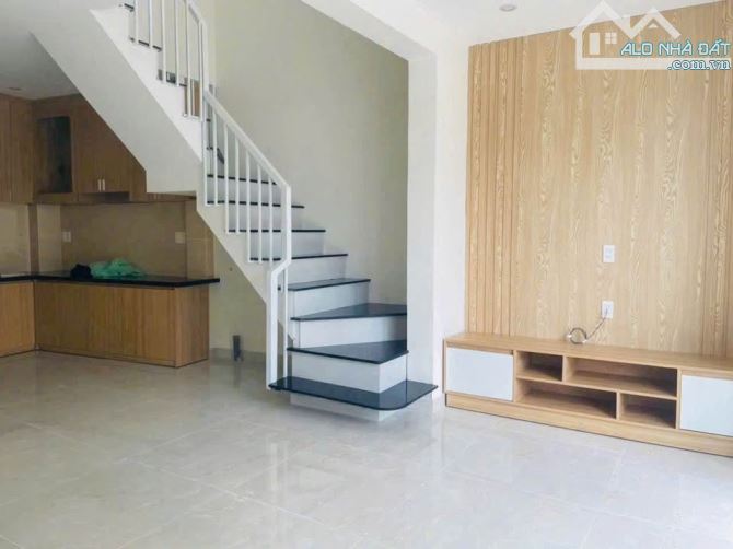 Cần bán nhà sổ riêng xây dựng đường Nguyễn Trung trực
