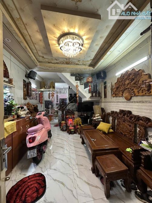 BÁN NHÀ ĐƯỜNG NGUYỄN VĂN LUÔNG,P.11,QUẬN 6 (3,6 x 9 x 3 Tầng) 4,2 TỶ TL