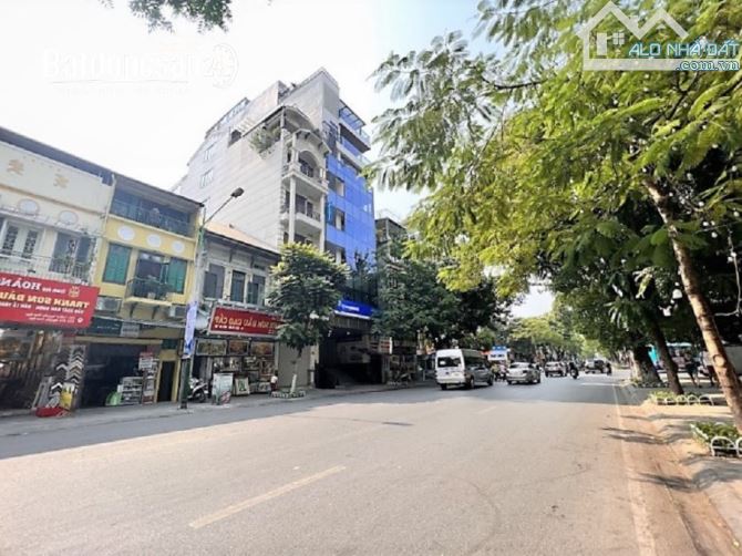 BÁN NHÀ MẶT PHỐ NGUYỄN THÁI HỌC BA ĐÌNH-LÔ GÓC-VỈA HÈ-DT215M2 MT 6.8M-GIÁ  110 TỶ