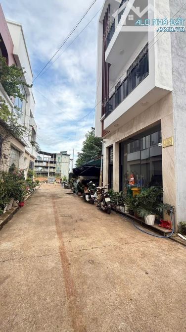 Bán đất hem 42 Hà Huy Tập  Đất vuông vức bằng phẳng diện tích: 5x18