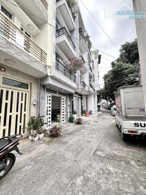 BÁN NHÀ HẺM XE TẢI 6M QUANG TRUNG, 4 TẦNG, 3.7X20, 79M², GẦN BỆNH VIỆN HỒNG ĐỨC, UBND