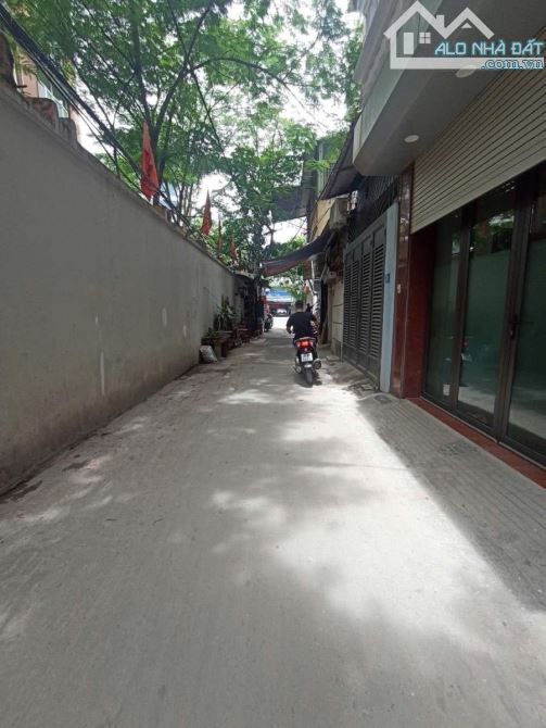 BÁN CĂN CCMN KIM GIANG HOÀNG MAI 68M 23,6 TỶ 7 TẦNG THANG MÁY 10 CH KHÉP KÍN DT 50TR/TH