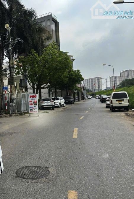 Bán nhà mặt phố Bát Khối 35m2 vị trí đẹp lô góc kinh doanh tốt 6.7 tỷ