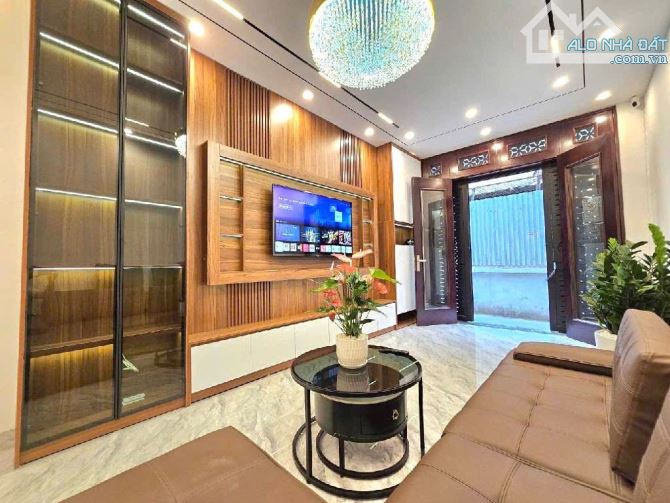 SIÊU PHẨM MỚI TOANH - SÀI ĐỒNG, GẦN OTO TRÁNH, 4 TẦNG, 50M2, MT: 3.3M, GIÁ 8.4 TỶ