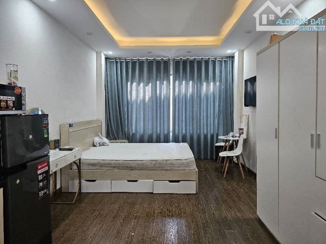 Bán nhà Phố Nguyễn Văn Cừ, 36m2- 5 tầng- 3 phòng ngủ- 8.8 tỷ, ô tô thông, dòng tiền