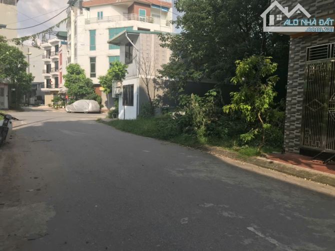 Bán gấp đất Tái định Cư Ngọc Hồi ,ô tô tránh ,phân lô ,vỉa hè ,kinh doanh đỉnh 6,85 tỷ