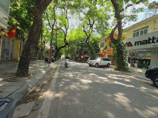 HÀNG KỊCH ĐỘC-BÁN SIÊU BIỆT THỰ MẶT PHỐ NGUYỄN HUY TỰ-HBT-DT 506M2 3 TẦNG MT 15M-GIÁ 118TỶ