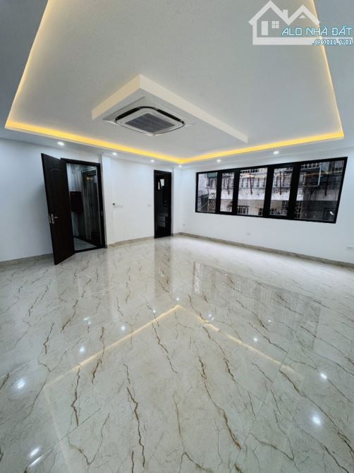 Bán CCMN gần phố Chùa Láng 50m 7 tầng thang máy mt 8.5m 23.4 tỷ