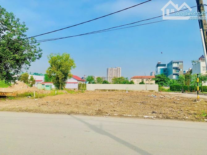 Đất góc 2MT đẹp đường Lê Hữu Kiều, P. Bình Trưng Tây Q2. DT 17x23M. Giá chỉ 150tr/m2 TL