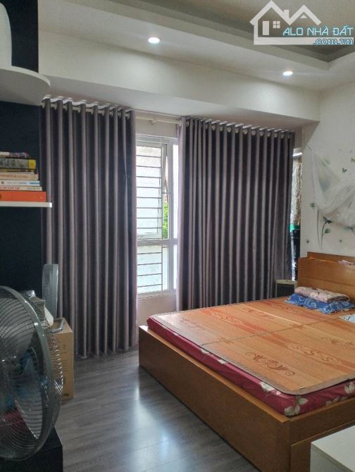 Bán căn chung cư CT1, Nguyễn Khuyến, Văn Quán, Hà Đông, lô góc 2 ban công siêu thoáng mát
