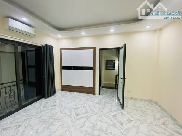 BÁN NHÀ BÁT KHỐI ,5 TẦNG  5....TỶ