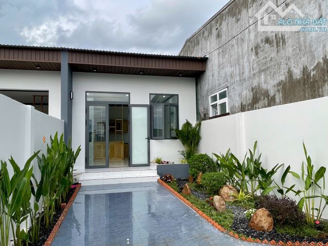 💎 2 căn liền kề 5x47m, mới 100% sau chợ Eakao giá tốt