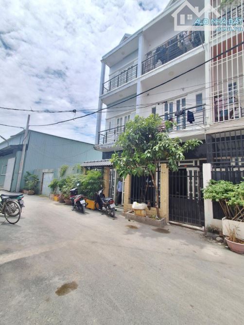 Nhà phố 3 tầng gần Nguyễn Bình,hẻm 6m,4pn,giá chỉ 2,35 tỷ