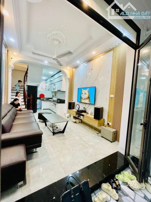 BÁN NHÀ KHƯƠNG THƯỢNG ĐỐNG ĐA NHÀ MỚI CÁCH ÔTÔ 50M DT 30M 6T 8,5 TỶ