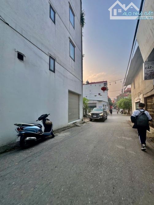 GIẢM CHÀO 9TỶ - LÔ ĐẤT 370M² HAI MẶT NGÕ,  KINH DOANH- TẠI VIỆT HƯNG