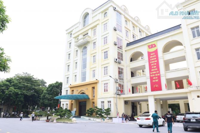 SIÊU PHẨM T.T THỊ TRẤN QUANG MINH