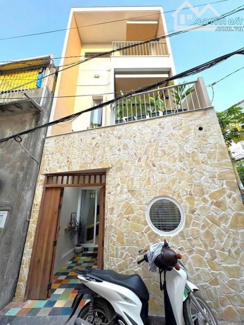 Nhà 3 tầng, kiệt Đoàn Hữu Trưng, gần nhà thờ Phủ Cam