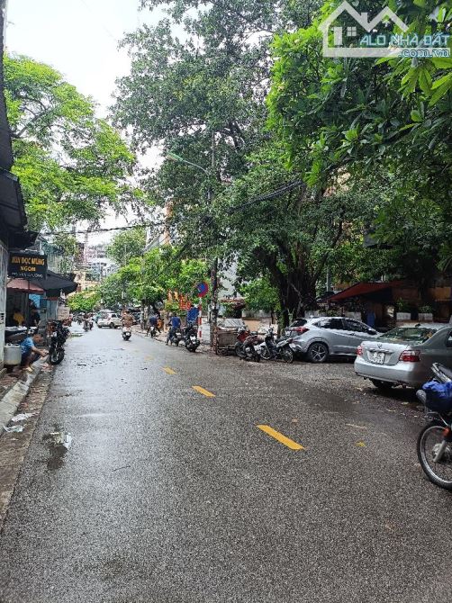 ✨ QUÁ HIẾM – NHÀ VĂN CHƯƠNG – KINH DOANH ĐỈNH – Ô TÔ TRÁNH ✨