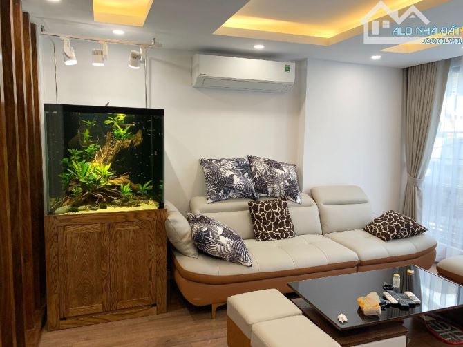 Nhà đẹp Bát Khối – Cự Khối, 5 tầng, ở Ngay, 30m², giá chỉ 4.3 tỷ