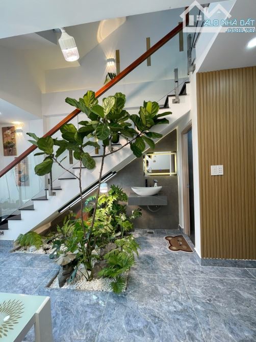 Bình Tân - Đường Bia Truyền Thống- 5 Tầng- 50m2- OTO Ngủ Trong Nhà - Full Nội Thất - 7,6T - 10