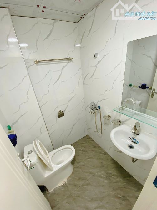 Bán nhà Đào Tấn, 12 căn hộ cho thuê 60 tr/th, 7 tầng thang máy, 42m2, 10.5 tỷ - 10