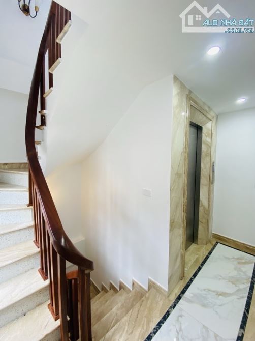 Hoa hậu Long Biên, 7 tầng x 52m2, thang máy, lô góc, ô tô tránh, kinh doanh.Giá 12 tỷ+ - 10
