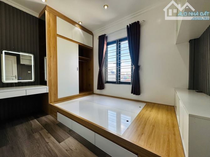 Bán Nhà Hoàng Quý , Lê Chân . Giá 6,95 tỷ - 5 tầng - 60m - 10