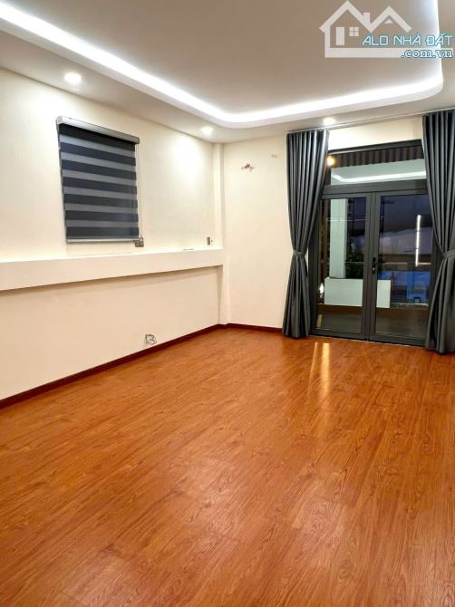 Bán nhà 2 mặt tiền đường Phan Xích Long Q11 dt( 4 x 20m) giá 13 tỷ - 11