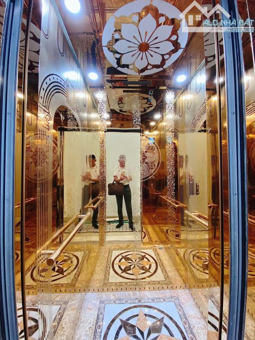 Bán nhà Đào Tấn, 12 căn hộ cho thuê 60 tr/th, 7 tầng thang máy, 42m2, 10.5 tỷ - 11