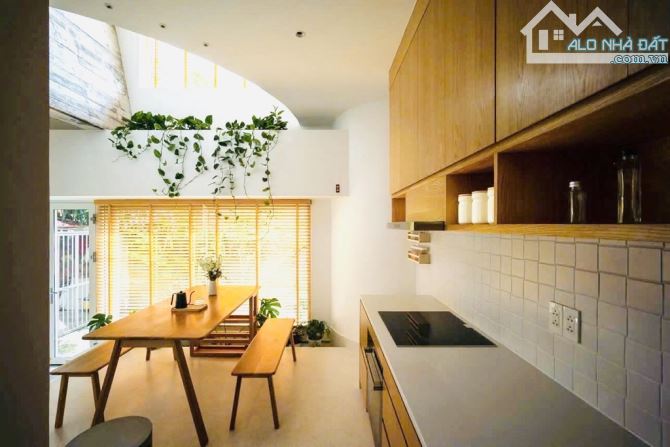 SIÊU PHẨM CĂN LÔ GÓC NHÀ ĐẸP FULL NỘI THẤT, HẺM 6.5M, NGANG KHỦNG 6.1M - 11