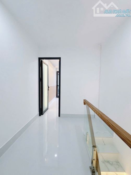 BÁN NHÀ 3 TẤM KHU NGUYỄN KHOÁI Q4 HẺM 3M AN NINH GIÁ 4 TỈ 150 TL DÂN CƯ SÁT MT CÁCH 30M - 11