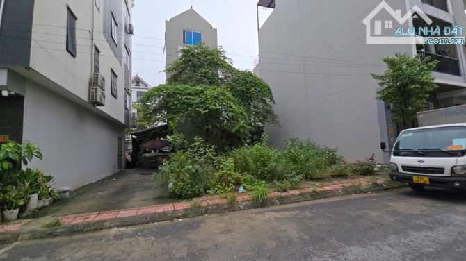 HOÀI ĐỨC _  PHÂN LÔ Ô TÔ TRÁNH VỈA HÈ, KINH DOANH - 1
