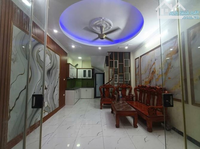 🎉🌹NHÀ ĐẸP DÂN XÂY - BÁT KHỐI LONG BIÊN - DT 30M X 5 TẦNG - MT 4.2M - Ô TÔ ĐỖ GẦN NHÀ - 1