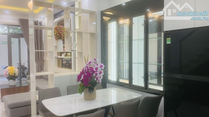 NHÀ 3 TẦNG- BA BƯỚC CHÂN RA BIỂN - MỚI- Ở NGAY - 1