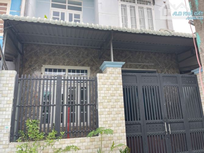 NHÀ 2 TẦNG - TÂN XUÂN HÓC MÔN- SỔ HỒNG RIÊNG -56 M2 - GIÁ CHỈ HƠN NHẸ 2TỶ. - 1