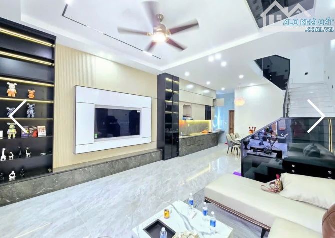 Nhà 2 tầng  oto 5m Tôn Đản , nhà mới đẹp full nội thất. DT:98m . Giá : 4tỷ450 TL - 1