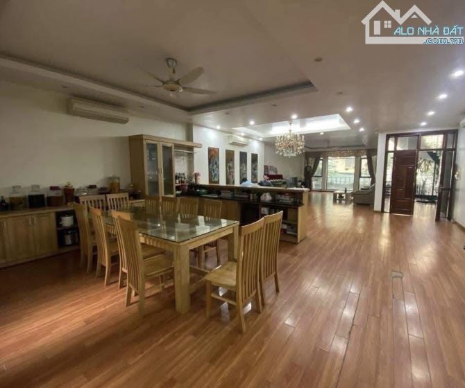 Gần hồ Ngọc Khánh – Biệt thự mini 105m², MT 9m, thang máy, ô tô – chỉ 27 tỷ - 1