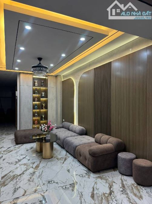 HÀNG XÓM KĐT VIỆT HƯNG - 45M - 6 TẦNG - THANG MÁY - Ô TÔ ĐỖ CỔNG - 7 TỶ - 1
