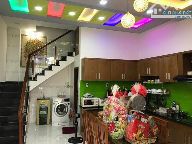 NHÀ MỚI ĐẸP QUẬN 8 - 2 TẦNG - 46M2 - NGANG 4.6M2 - Giá Mềm Mại  3.8 TỎI - HẺM THÔNG - 1