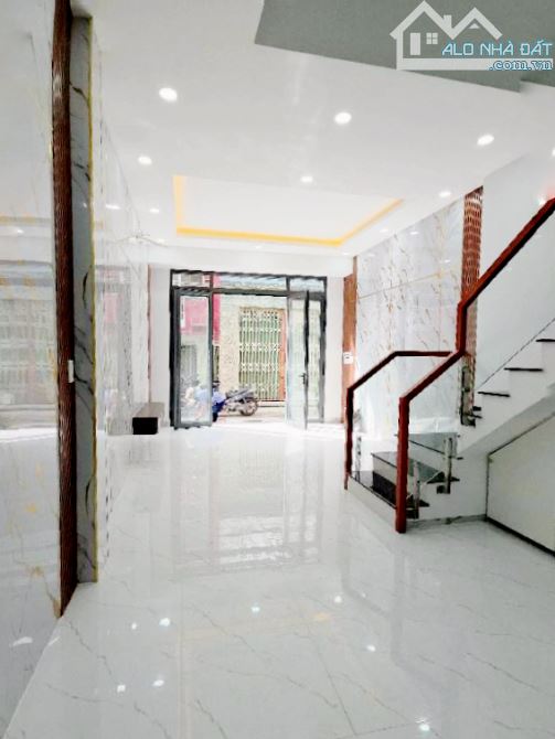 SHR - 6,8 tỷ. Nhà mới full nội thất ở ngay 4 tầng - 4x13m, hẻm 5m, Bình Tiên Q6 - 1