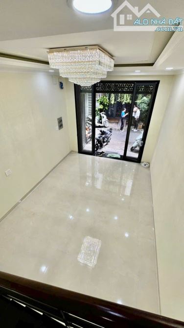 Nhà Mới 100% - Hẻm Xe Tải - Ni Sư Huỳnh Liên - DT 50m2 - 4 tầng - giá 9.6 tỷ TL - 1