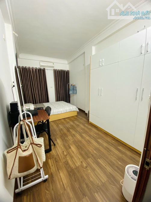 Bán nhà Khâm Thiên  gần ô tô  nhà  đẹp ở ngay vuông vắn - full nội thất - 2 thoáng - 24m - - 1