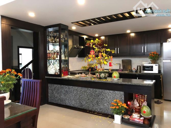HIẾM ! CĂN GÓC 2 MẶT TIỀN TRUNG TÂM NHA TRANG Ô TÔ ĐẬU TRONG NHÀ GIÁ CỰC TỐT - 1