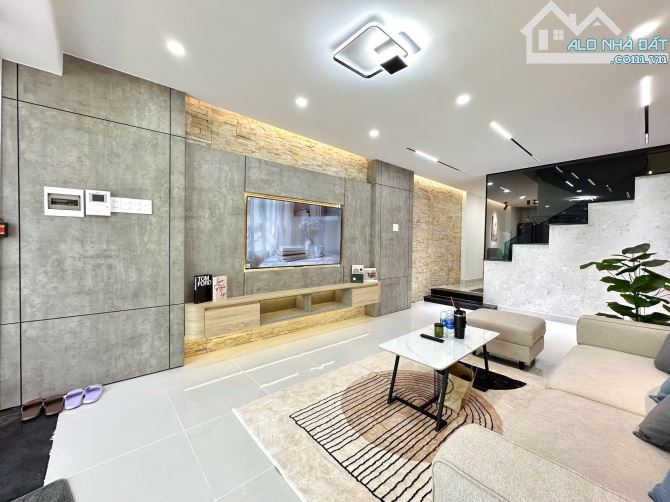 SIÊU PHẨM HẺM XE HƠI PHAN XÍCH LONG, PHÚ NHUẬN - 1
